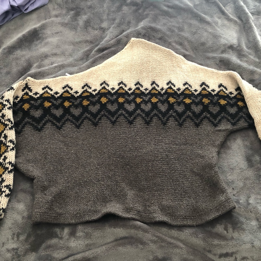 Free People Off the shoulder cropped sweater- size xs🤎